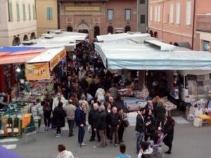 Scandiano, il 4 maggio riparte il mercato del lunedì. Mercoledì il turno di Arceto