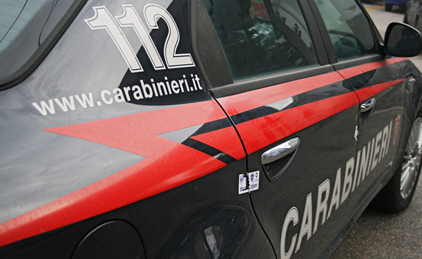 Colpisce un minore con un tirapugni: denunciato