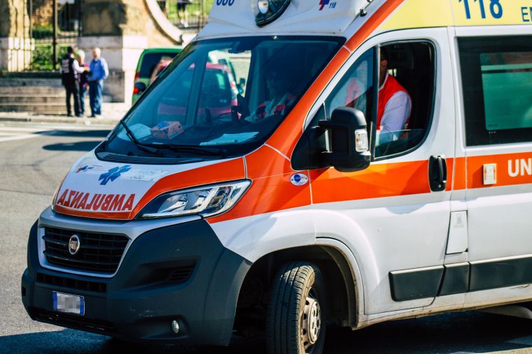 Scandiano, 21enne muore dopo un malore