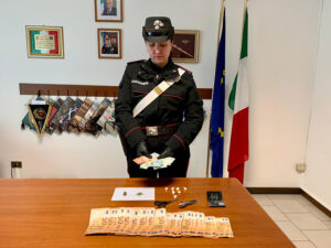 Fermato con le dosi di cocaina: pensionato scandianese arrestato dai Carabinieri