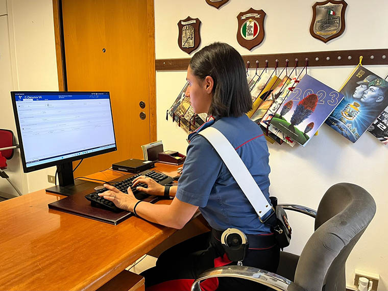 Tenta di rubare in un panificio: denunciato