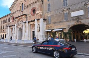 Rapina una parrucchiera a Reggio Emilia. Denunciato