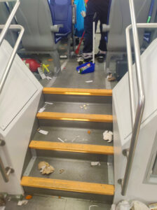 Atti vandalici di tifosi in transito sul treno 2463 Milano-Reggio Emilia